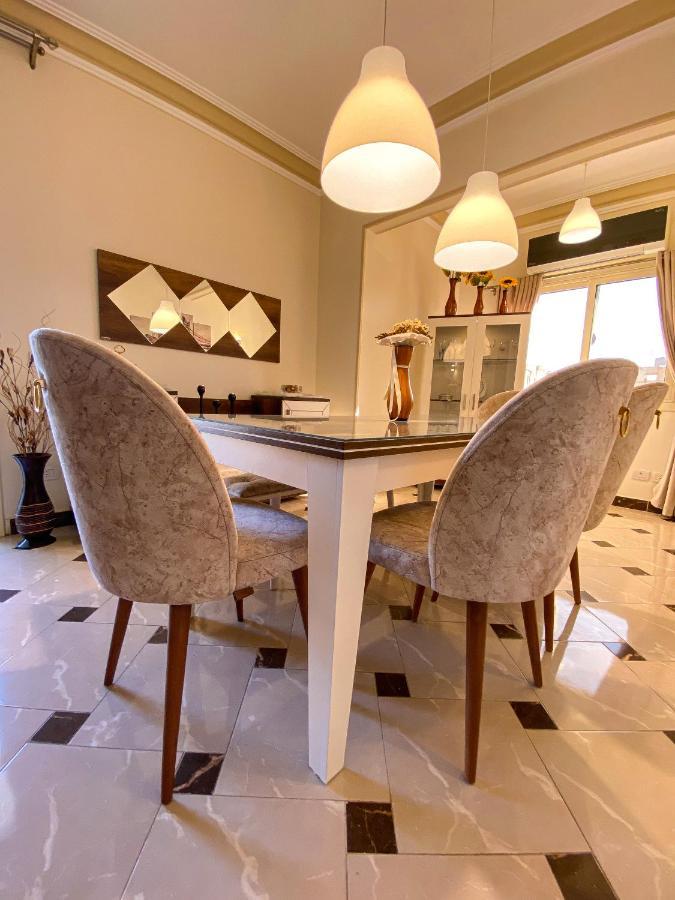 Apartamento 3bd In A Family House With Garden View Cairo