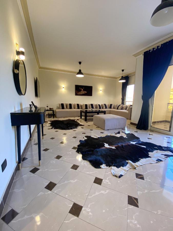 Apartamento 3bd In A Family House With Garden View Cairo